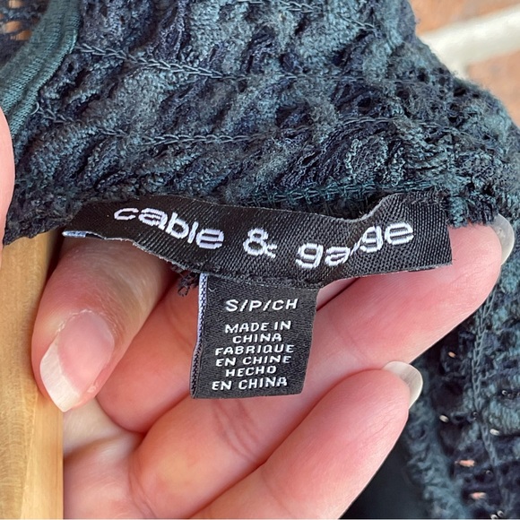 Cable & Gauge Dark Green Lace Long Sleeve Top Blouse Size Small - Picture 7 of 8